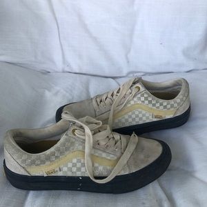 vans skate sneakers